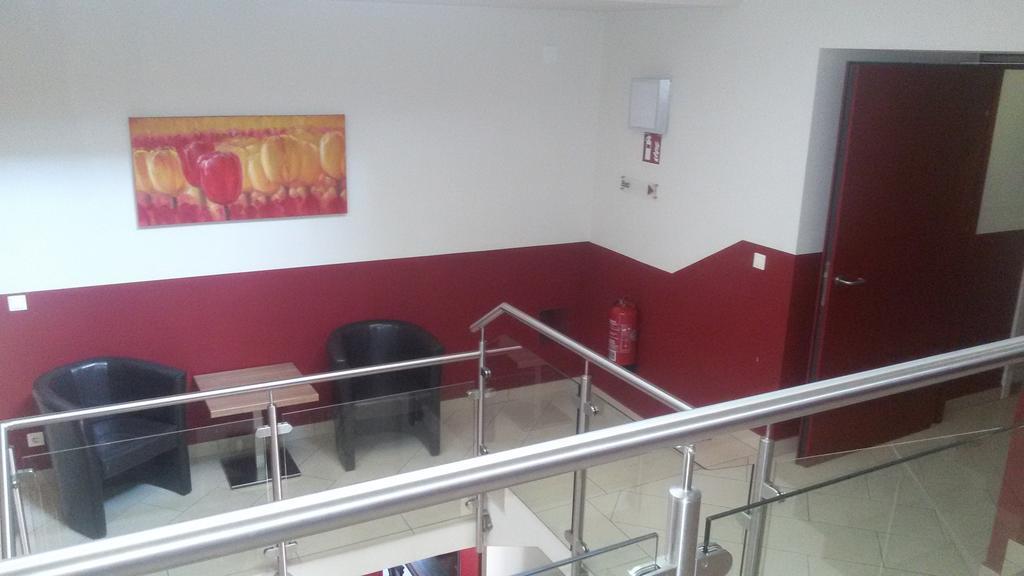 Pension Central Markt Piesting المظهر الخارجي الصورة